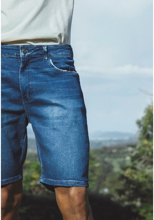 Bermuda Slim de Sarja com Puídos Masculino Dialogo Jeans  Cor:Off-White;Tamanho:46;Gênero:Homem;Idade:Adulto;Tipo:Algodão - GET  FASHION