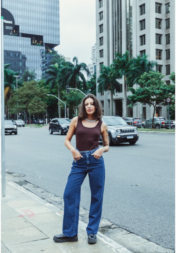 Blusa Regata Canelada Feminina com Ajuste Lateral na Cor Marrom Dialogo Jeans-53368573-6a18-40a1-8837-abdc8db28478