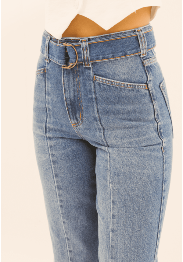 Calça Jeans Feminina Flare com Cinto Incluso Dialogo Jeans-af20d126-b121-4889-9487-b70f6fb3ba76