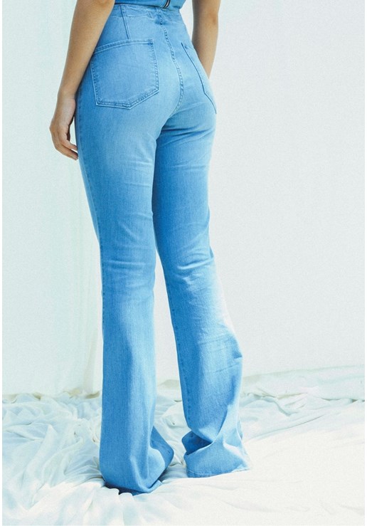 Calça Jeans Flare com recortes Feminino Dialogo Jeans - GET FASHION