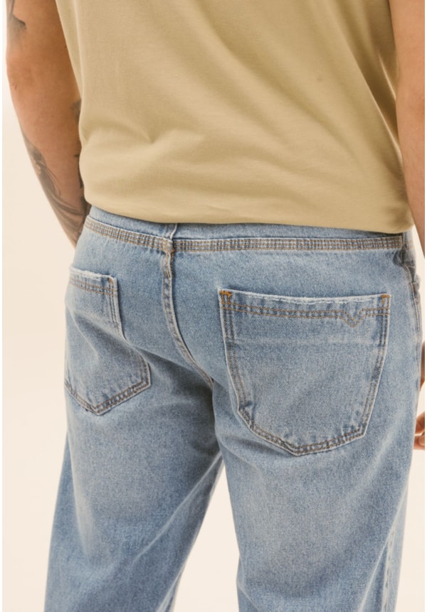 Calça Jeans Masculina Perna Reta com Lavagem Clara-6fc30f08-678e-4b4b-b020-1b3f7ddb47d1