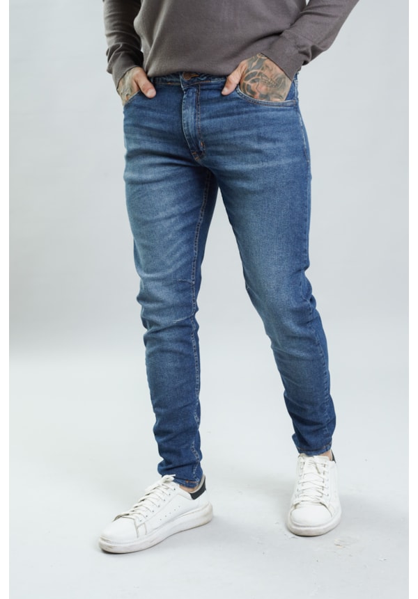 Calça Jeans Masculina Skinny  Arqueada em Lavagem Média Dialogo Jeans-402e7520-6610-44ef-a29d-8eb94ab7c7ef