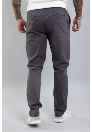 Calça Jogger Masculina de Sarja Slim Fit na Cor Cinza com Elástico no Cós