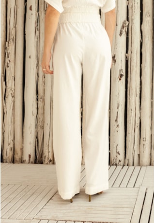 Calça Pantalona em Linho Feminina na Cor Off-White Dialogo Jeans