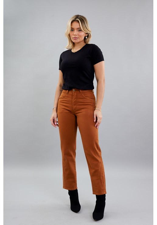 Calça Perna Reta em Sarja Color Feminina na Cor Caramelo Dialogo Jeans