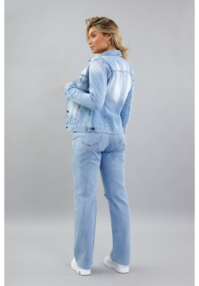 Jaqueta Jeans Feminina Destroyed em Lavagem Azul Clara-fc5a05f1-812a-4e54-b782-bdbe3888d12b