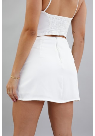 Shorts Saia Feminino com Fenda Frontal na Cor Off-White Dialogo Jeans