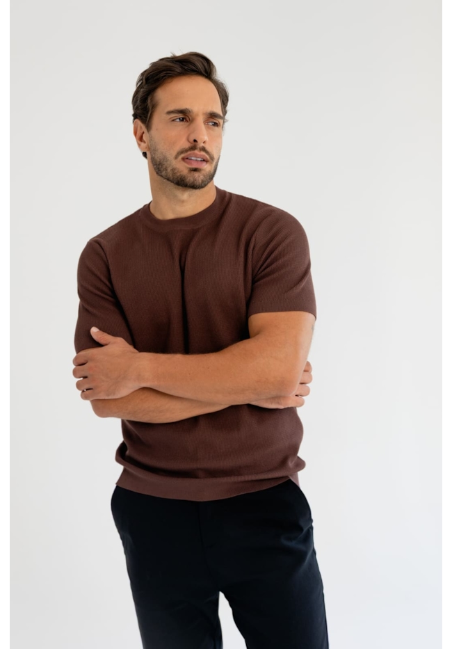 Suéter Masculino em Tricô Canelado Manga Curta na Cor Marrom Dialogo-5634560b-968c-4e01-b8e7-d56a854922c8